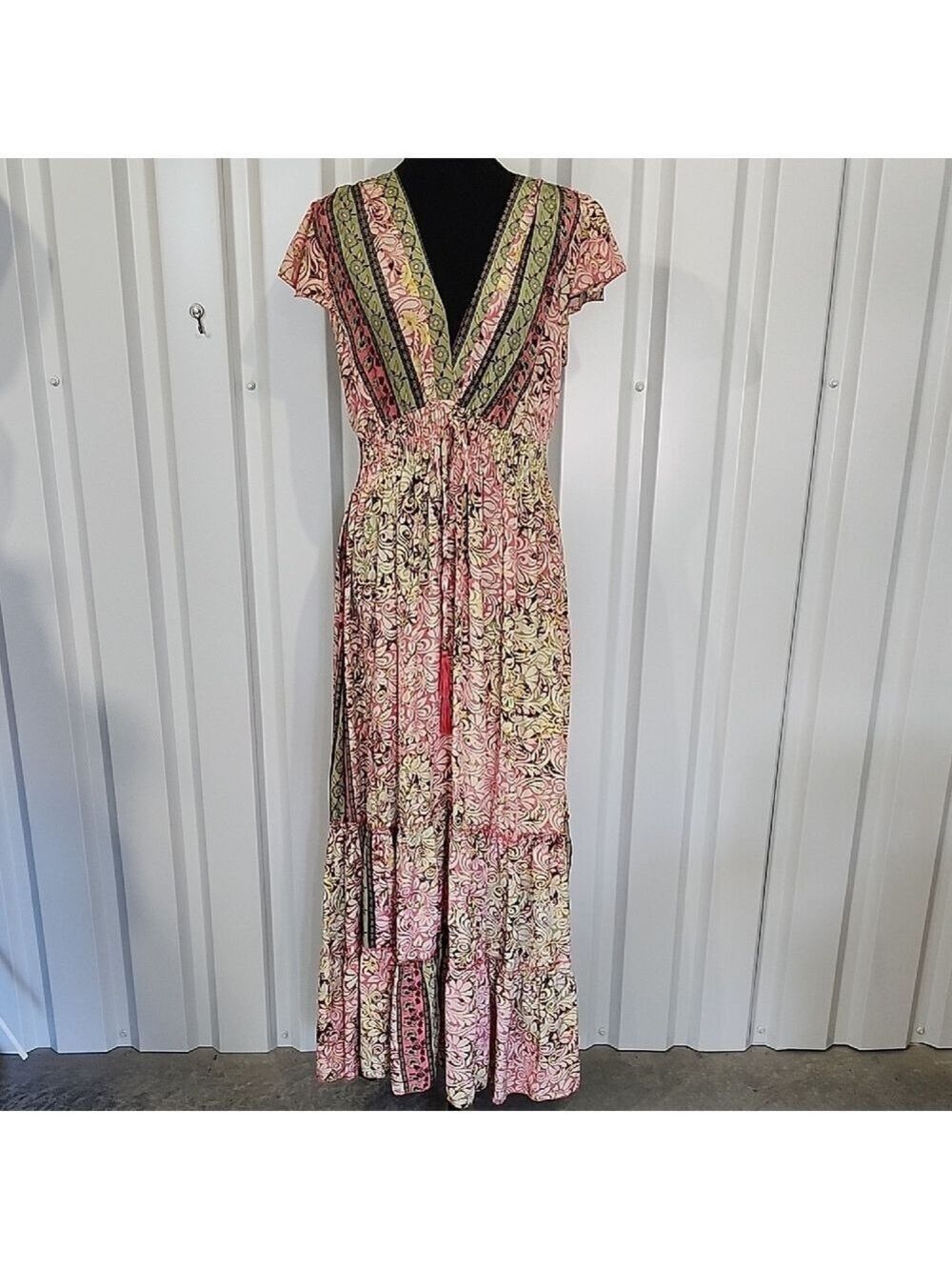 Bold And Beautiful Women's Floral V-Neck Maxi Dress Poly-Silk Size 8 NWT Tiered